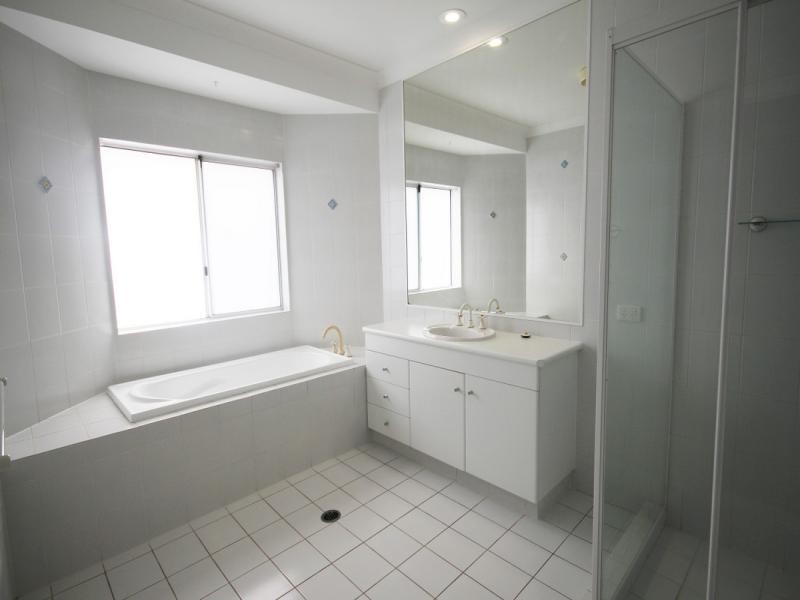 63 Pebble Beach Drive, Runaway Bay QLD 4216