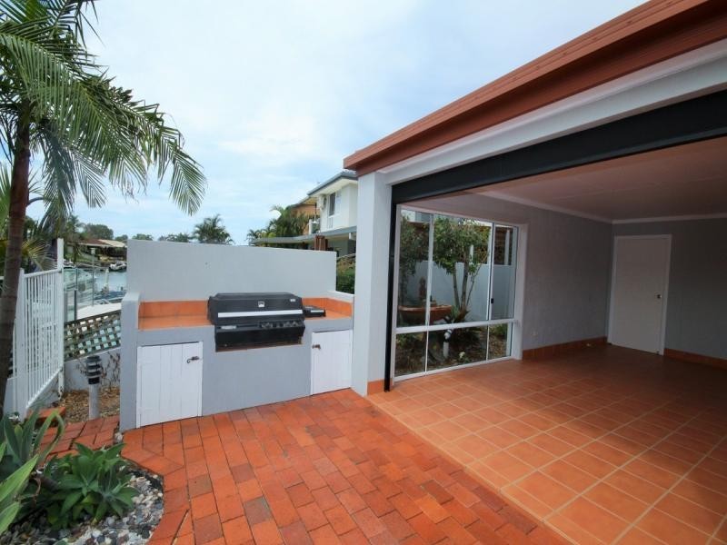 63 Pebble Beach Drive, Runaway Bay QLD 4216