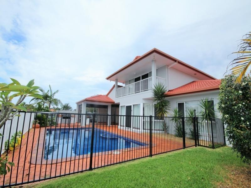 63 Pebble Beach Drive, Runaway Bay QLD 4216