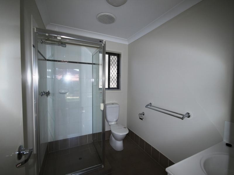 5 Tropical Dr, Forest Lake QLD 4078