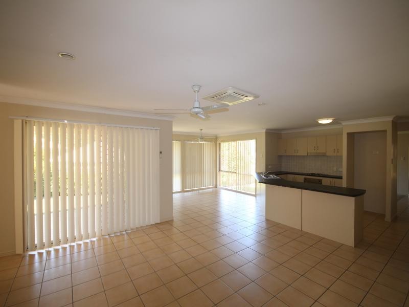 12 Piccadilly Place, Forest Lake QLD 4078