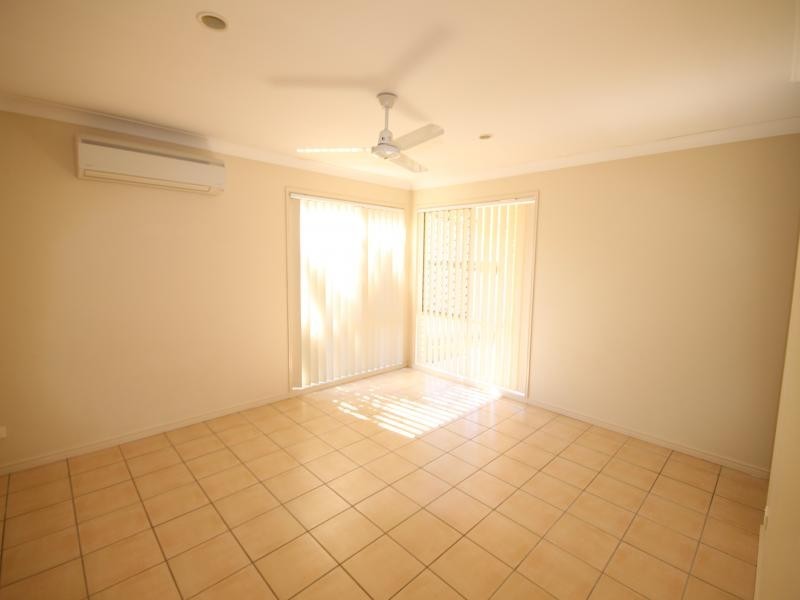 12 Piccadilly Place, Forest Lake QLD 4078