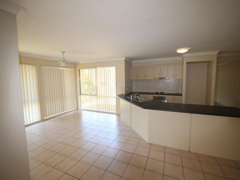 12 Piccadilly Place, Forest Lake QLD 4078