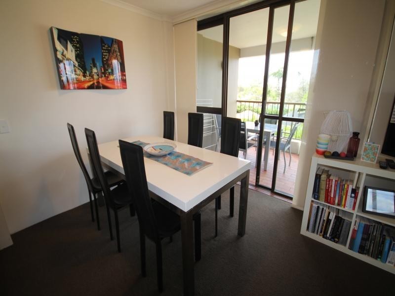 114 Marine Pde, Southport QLD 4215