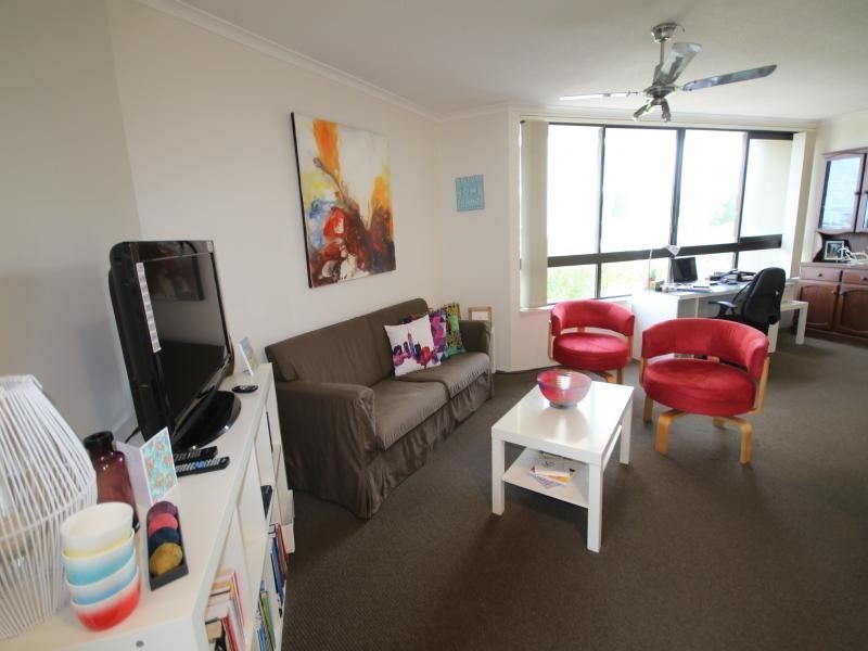 114 Marine Pde, Southport QLD 4215