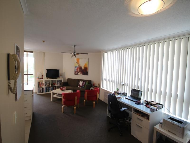 114 Marine Pde, Southport QLD 4215