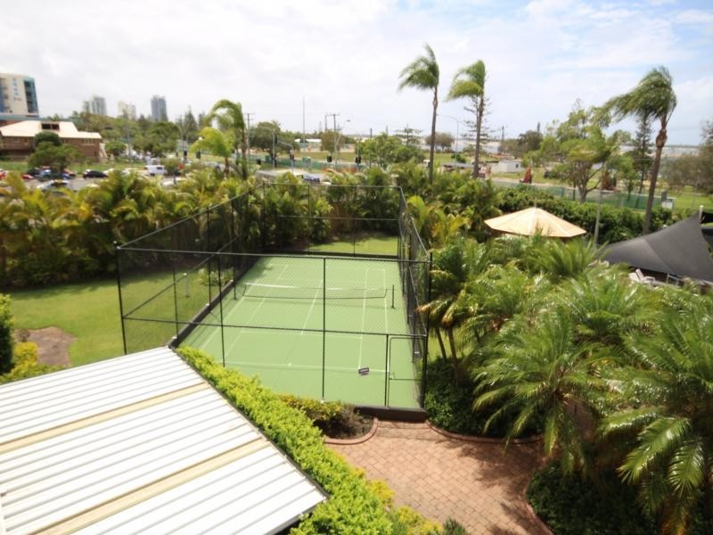 114 Marine Pde, Southport QLD 4215