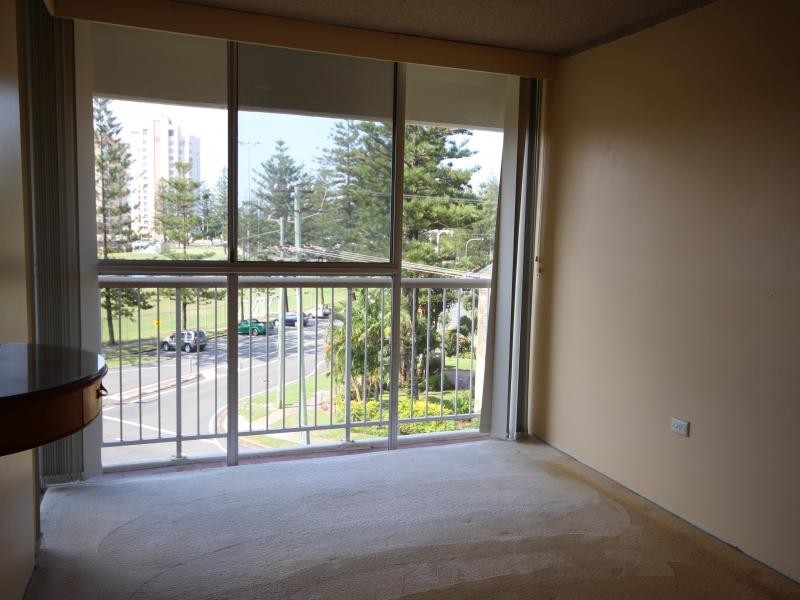 30 Chelsea Ave, Broadbeach QLD 4218