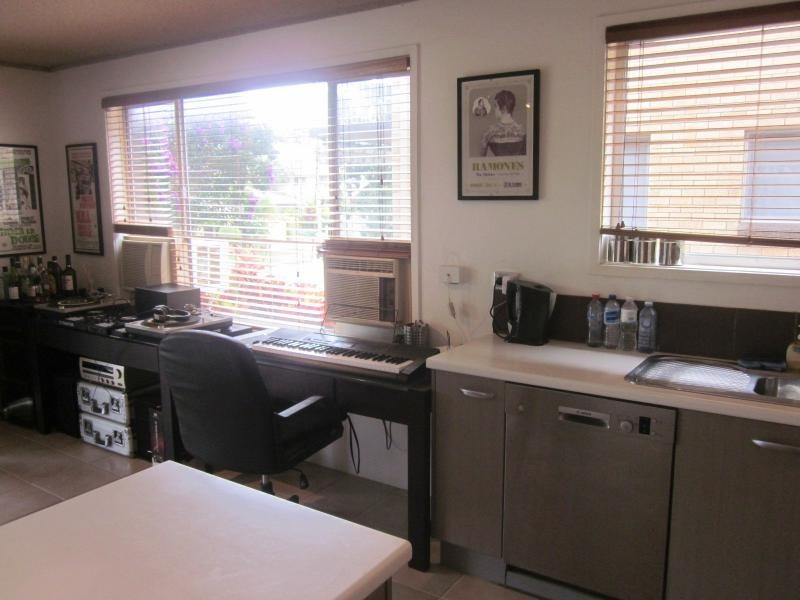 1/45 Sunset Blvd, Surfers Paradise QLD 4217