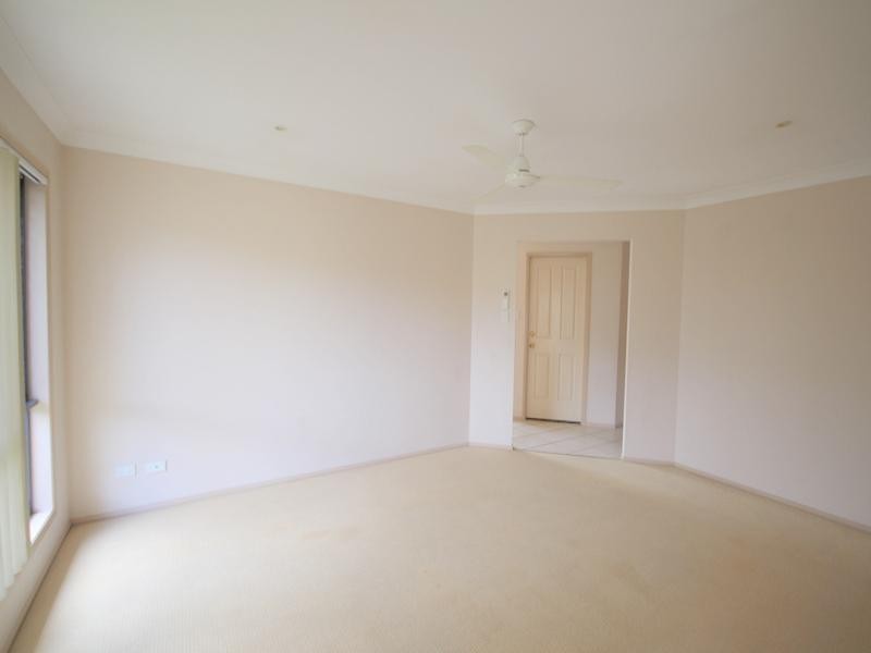 8 Harrison Cres, Forest Lake QLD 4078