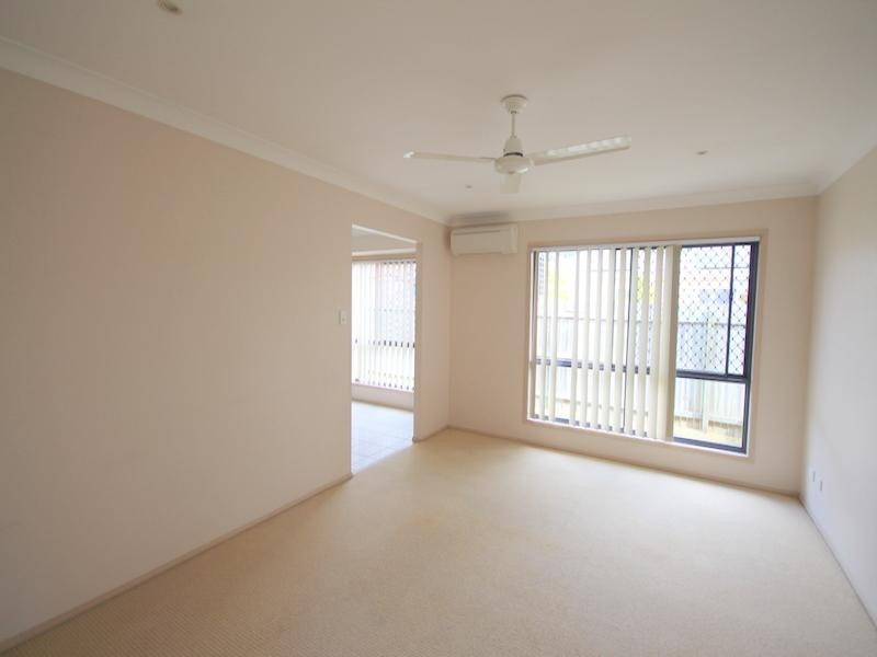 8 Harrison Cres, Forest Lake QLD 4078