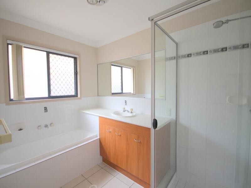 8 Harrison Cres, Forest Lake QLD 4078