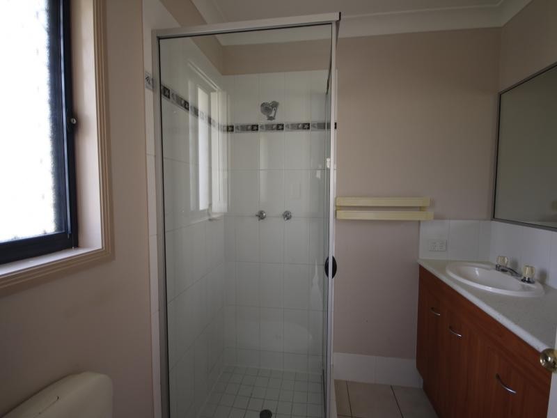 8 Harrison Cres, Forest Lake QLD 4078