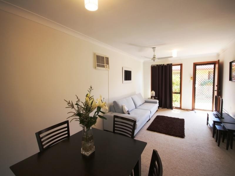 60/37 St Kevins Ave, Benowa QLD 4217