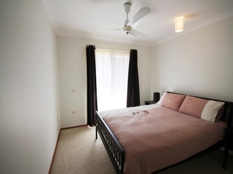 60/37 St Kevins Ave, Benowa QLD 4217