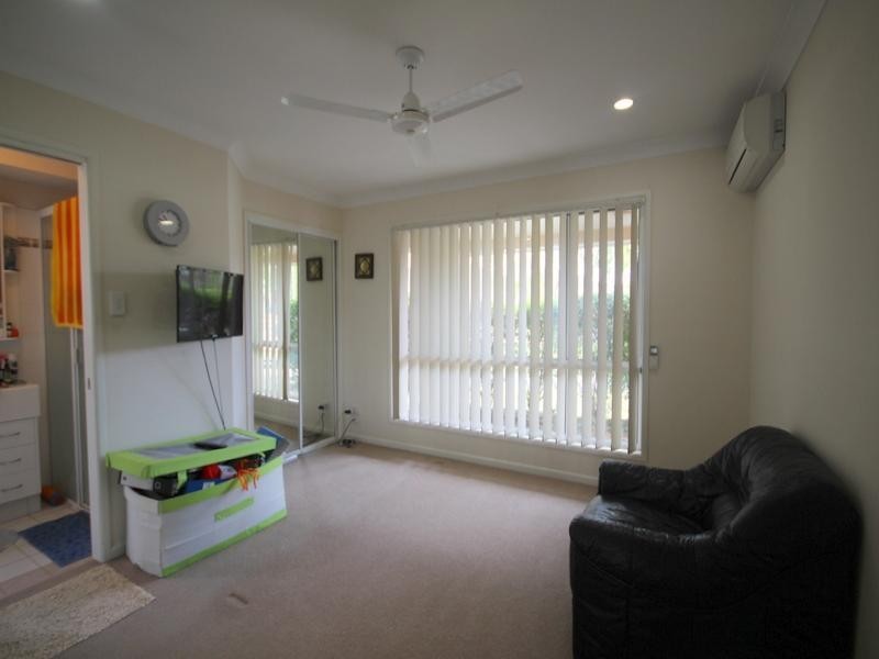 9 Dylan St, Arundel QLD 4214