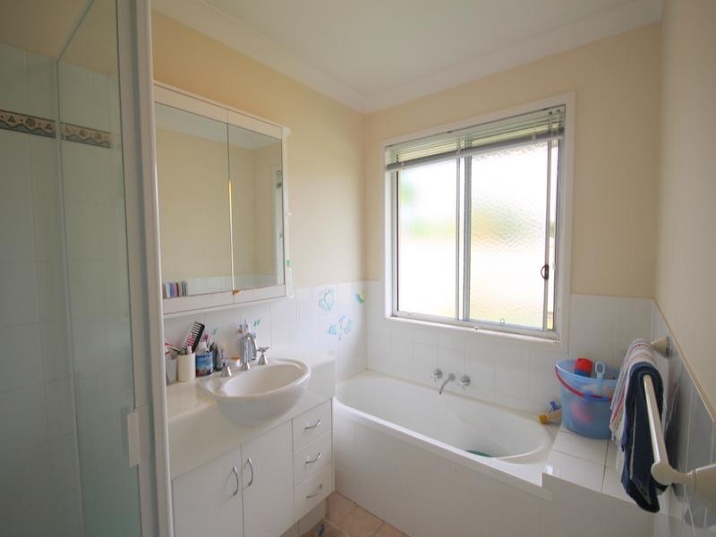 9 Dylan St, Arundel QLD 4214