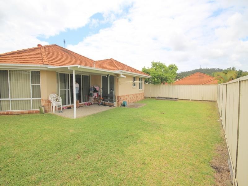 9 Dylan St, Arundel QLD 4214