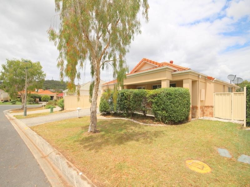 9 Dylan St, Arundel QLD 4214