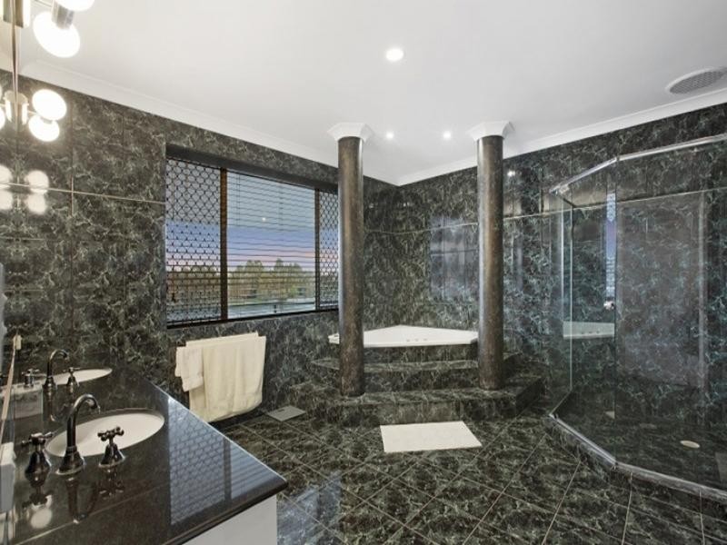 83 Port Jackson Blvd, Clear Island Waters QLD 4226