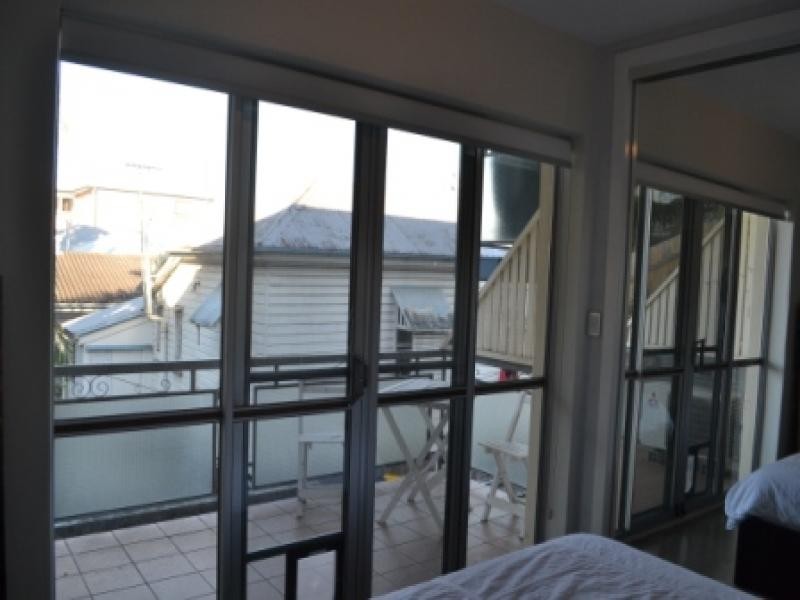 15 Cox Rd, Windsor QLD 4030