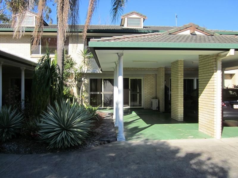 15 Sonia St, Mermaid Waters QLD 4218