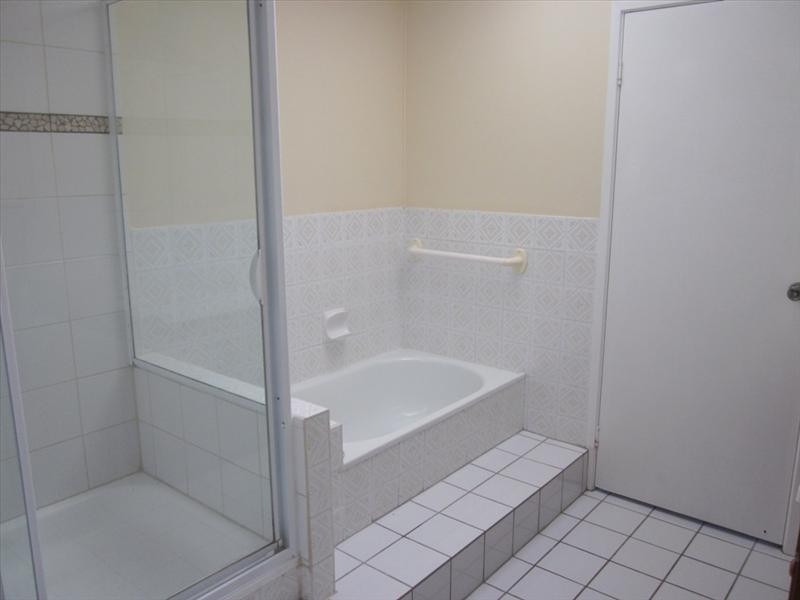 15 Sonia St, Mermaid Waters QLD 4218