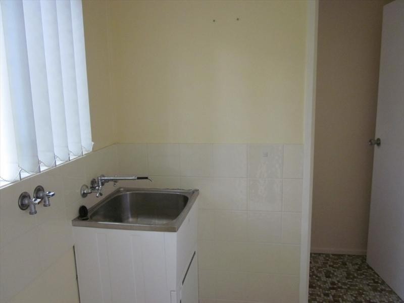 15 Sonia St, Mermaid Waters QLD 4218