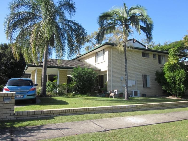 15 Sonia St, Mermaid Waters QLD 4218