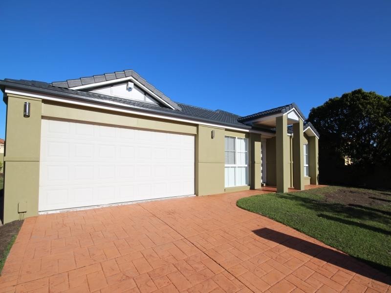 51 Edinburgh Rd, Benowa Waters QLD 4217