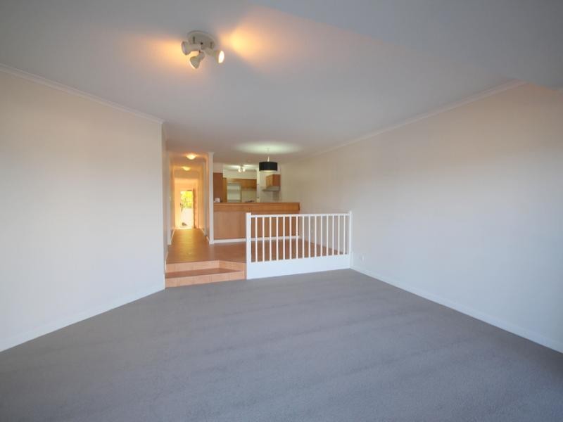 22/3 Marina Cres, Hollywell QLD 4216