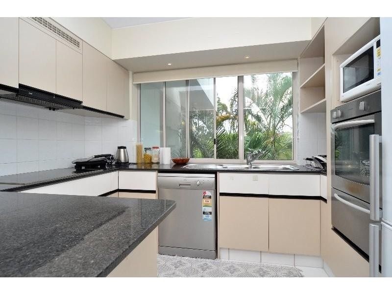 76-80 Chichester Dve, Arundel QLD 4214