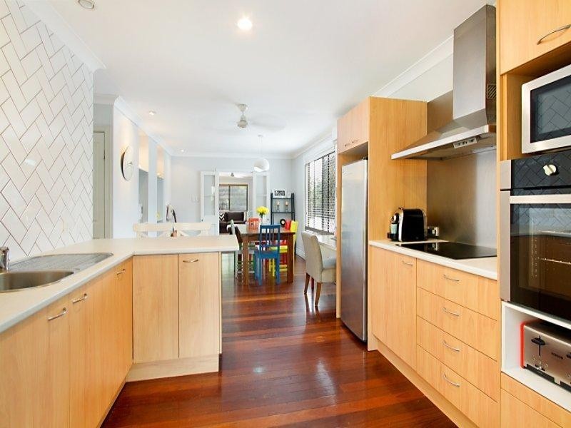 6 Chirn Lane, Labrador QLD 4215