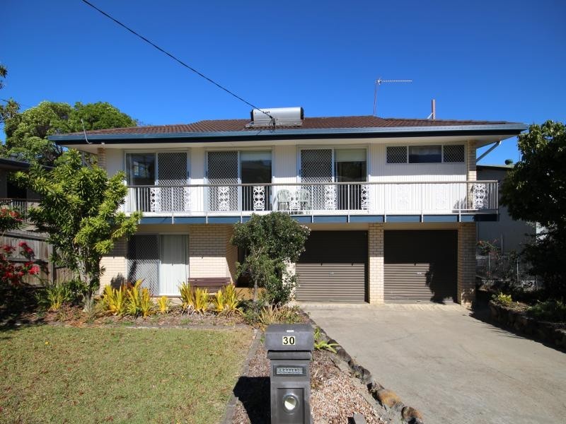 30 Wistaria Ave, Southport QLD 4215