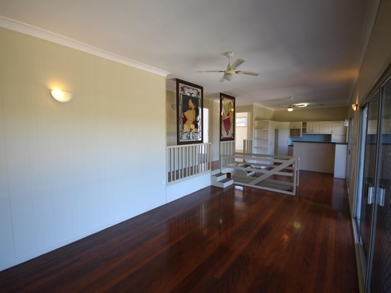 30 Wistaria Ave, Southport QLD 4215