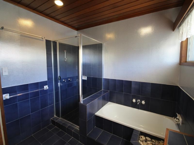 30 Wistaria Ave, Southport QLD 4215