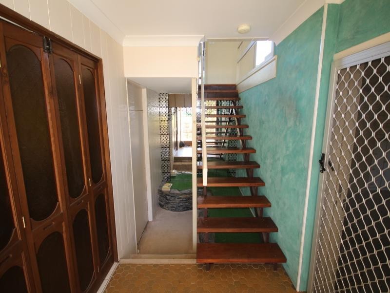 30 Wistaria Ave, Southport QLD 4215