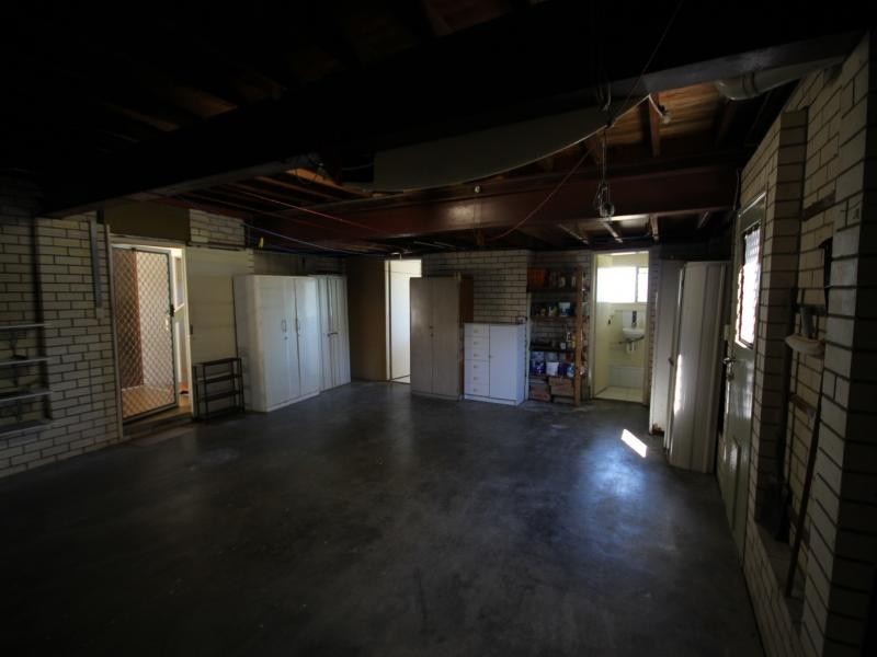 30 Wistraia Ave, Southport QLD 4215