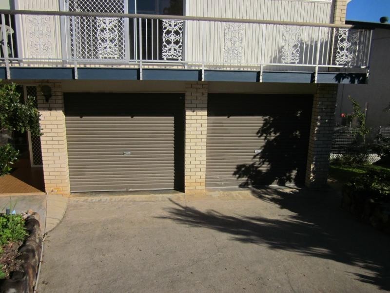 30 Wistraia Ave, Southport QLD 4215