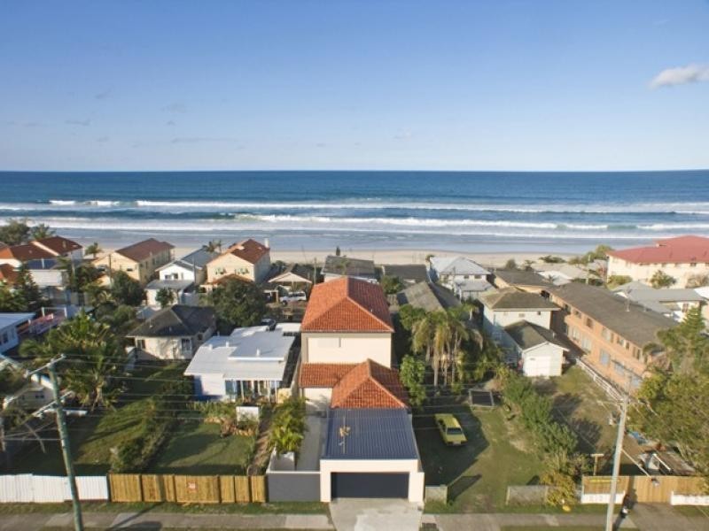 228 Jefferson Lane, Palm Beach QLD 4221