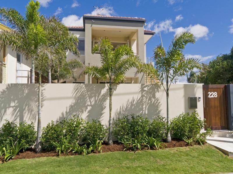 228 Jefferson Lane, Palm Beach QLD 4221
