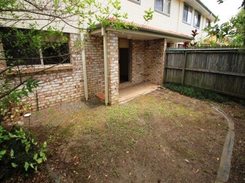 4 Koala Town Rd, Upper Coomera QLD 4209