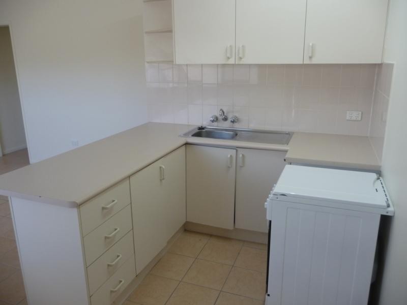 4/144 Frank St, Labrador QLD 4215