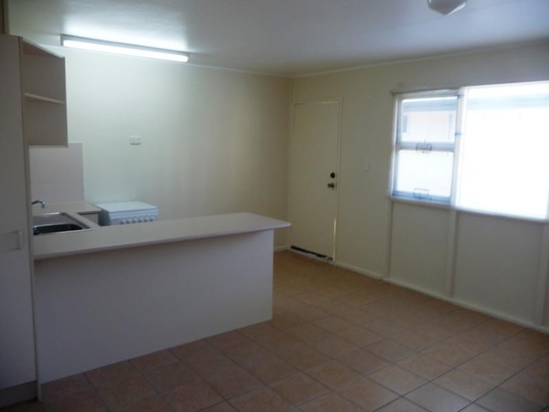 4/144 Frank St, Labrador QLD 4215