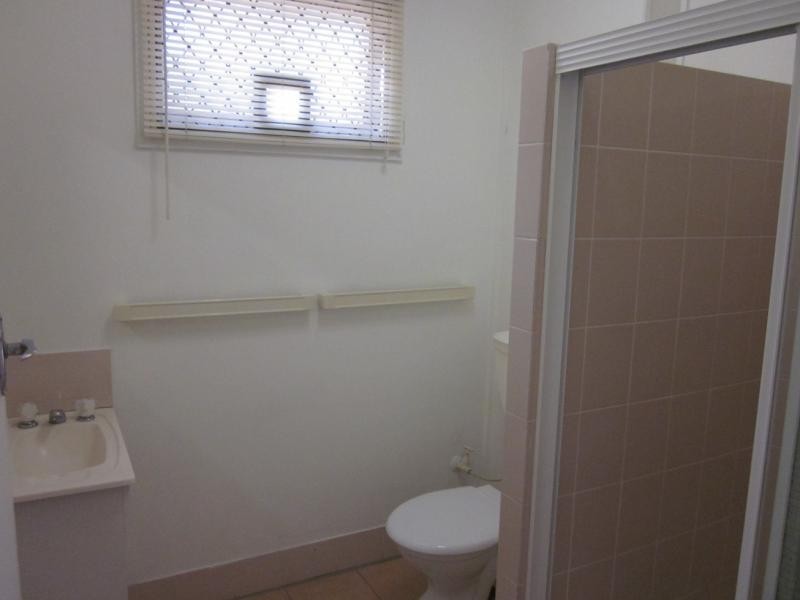4/144 Frank St, Labrador QLD 4215