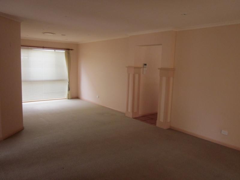 5 Mustique Crt, Burleigh Waters QLD 4220