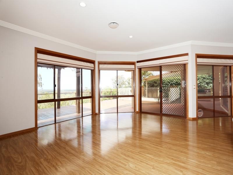 77 Highvale Dve, Helensvale QLD 4212