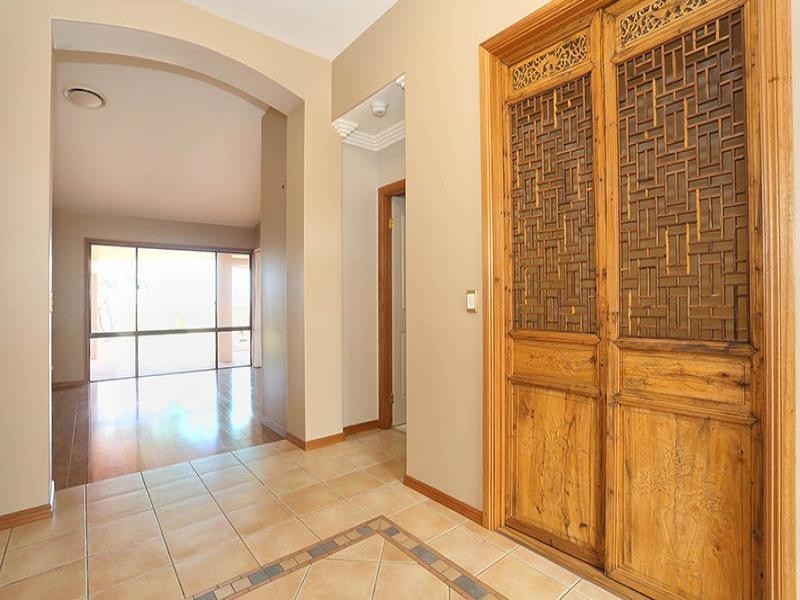 77 Highvale Dve, Helensvale QLD 4212