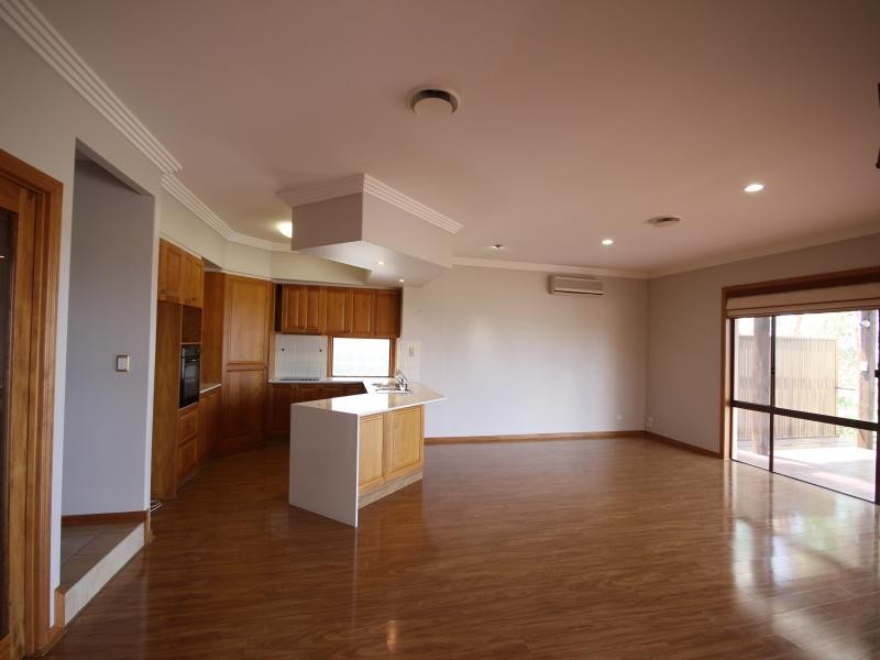 77 Highvale Dve, Helensvale QLD 4212