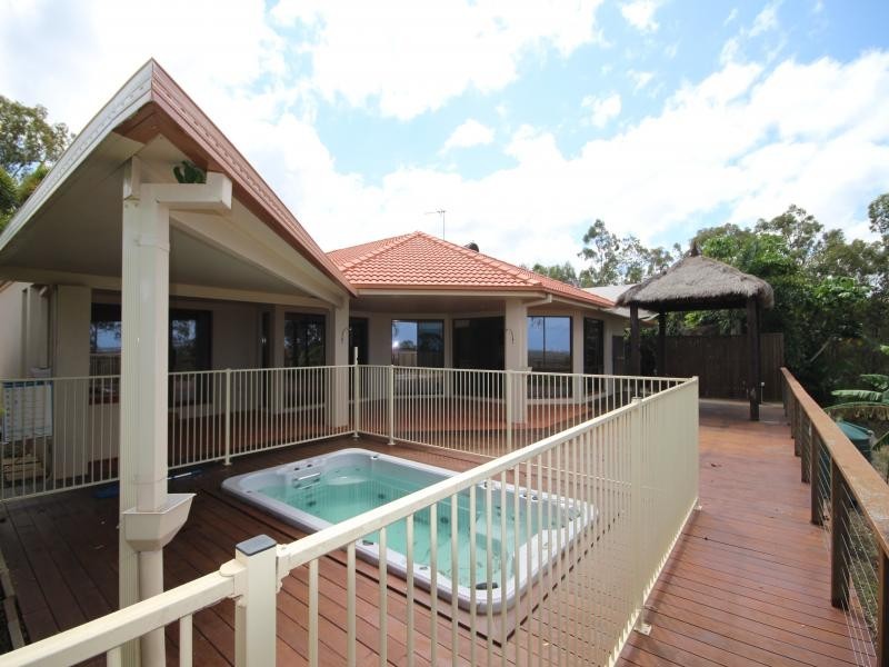 77 Highvale Dve, Helensvale QLD 4212